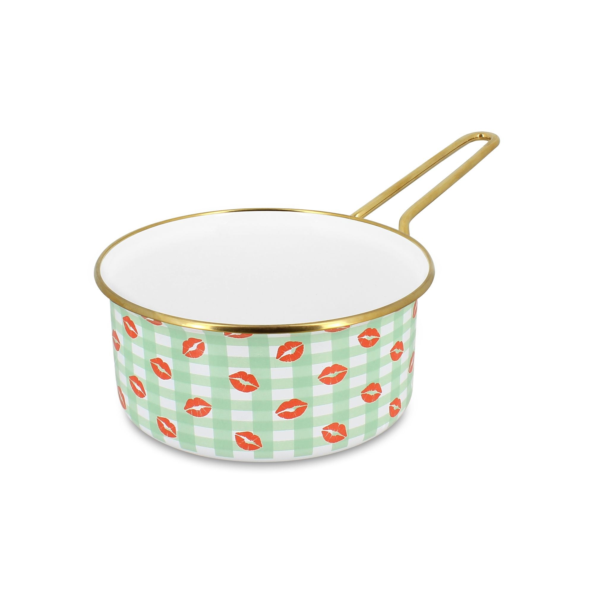 Casserole Vichy 18cm en acier émaillé Menastyl, motif vichy vert et bisous rouges, vue de trois quarts avec manche doré