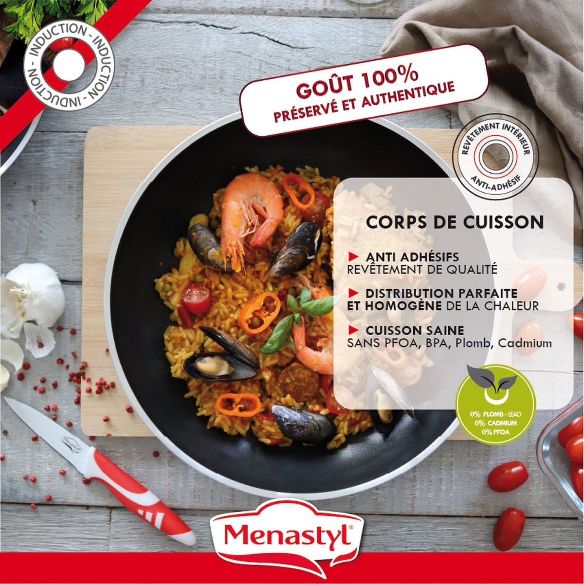 Plat de paella aux fruits de mer dans une poêle de la batterie de cuisine Iris en aluminium, revêtement antiadhésif noir