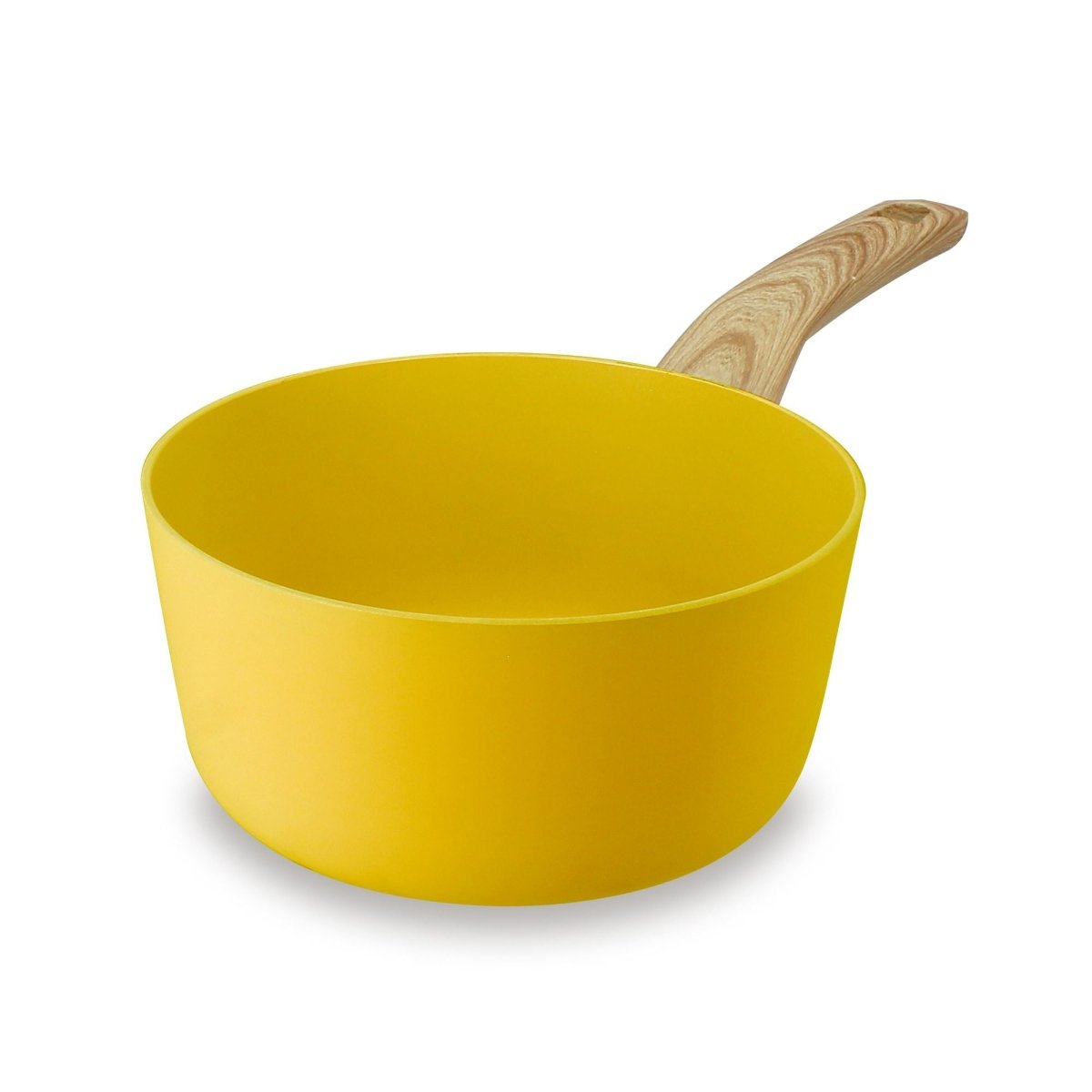 Casserole Colorama 18 cm jaune en aluminium avec poignée effet bois, vue de trois-quarts sur fond blanc