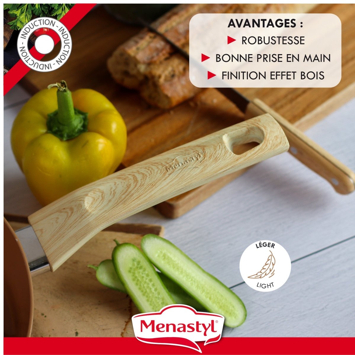 Planche à découper en bois Menastyl avec concombre tranché, poivron jaune et spatule, mise en scène culinaire