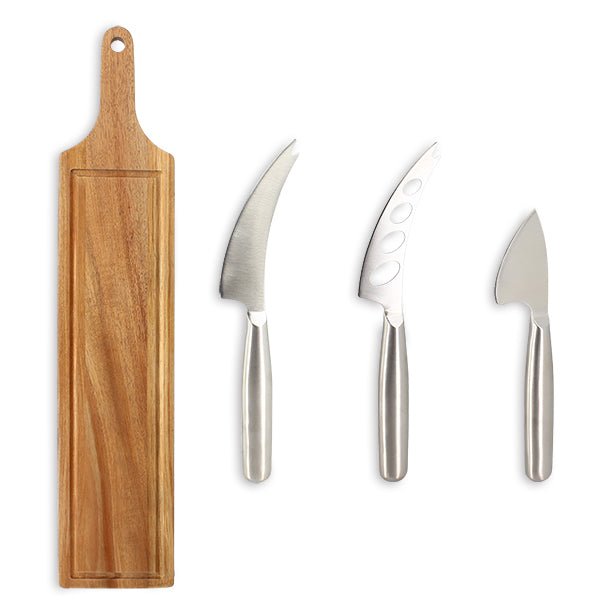 Planche à découper en acacia avec 3 couteaux à fromage inox Menastyl, vue d'ensemble sur fond blanc