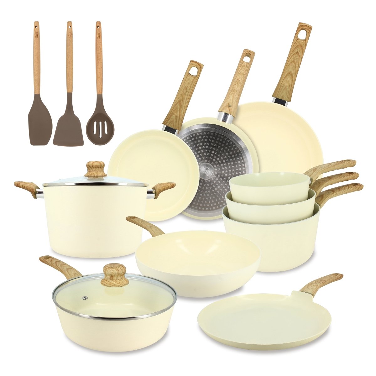 Ensemble complet de 13 pièces Set Colorama céladon avec casseroles, poêles, wok, couvercles et ustensiles en bois sur fond blanc