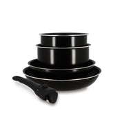 Set de 5 pièces batterie de cuisine Iris Menastyl en aluminium noir avec poignée amovible, empilées sur fond blanc