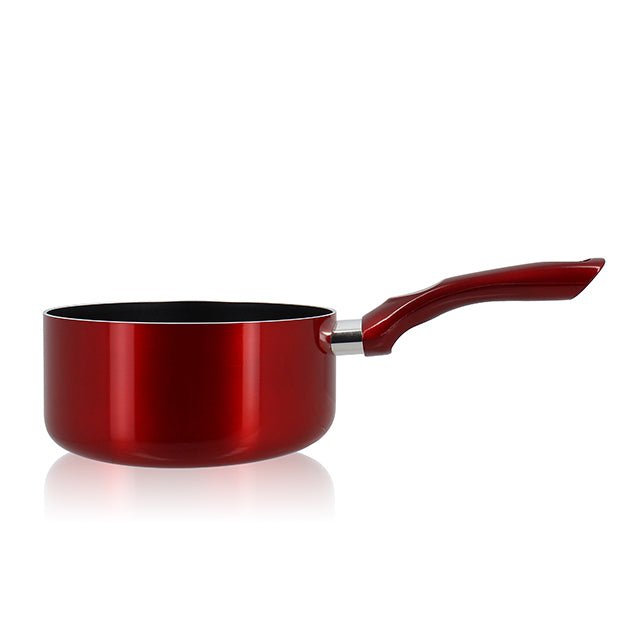 Casserole Cerise 18cm rouge en aluminium Menastyl avec poignée assortie, vue de profil sur fond blanc